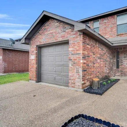 Rent this 3 bed house on 2348 Bloomfield Drive in Arlington, TX 76012