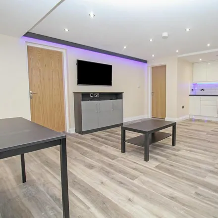 Rent this 2 bed house on Back Ashwood Terrace in Leeds, LS6 2EF
