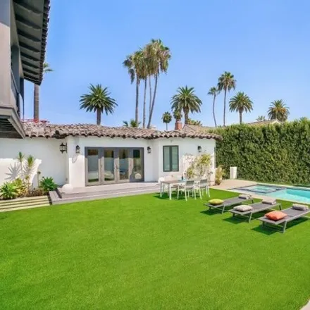 Rent this 5 bed house on 813 North Doheny Drive in Beverly Hills, CA 90210