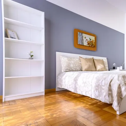 Rent this 8 bed room on Via della Guastalla in 9, 20122 Milan MI