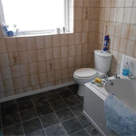 Image 4 - Prestige Hand Car Wash, Beechwood Road, Swansea, SA2 0HL, United Kingdom - Room for rent