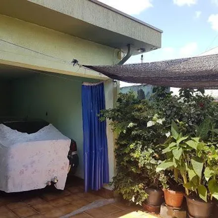 Buy this 3 bed house on Rua das Quaresmeiras in Jardim Rosolem, Hortolândia - SP