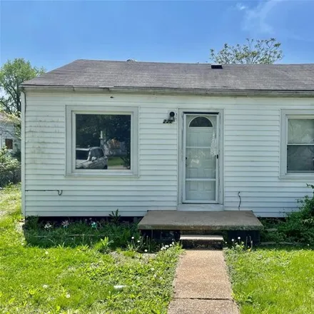 Buy this 2 bed house on 220 Nadine Street in Cahokia, Cahokia Heights