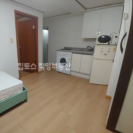 Rent this studio apartment on 서울특별시 성북구 정릉동 670-10