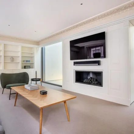 Image 3 - 5 Clarkes Mews, East Marylebone, London, W1G 6NJ, United Kingdom - Room for rent