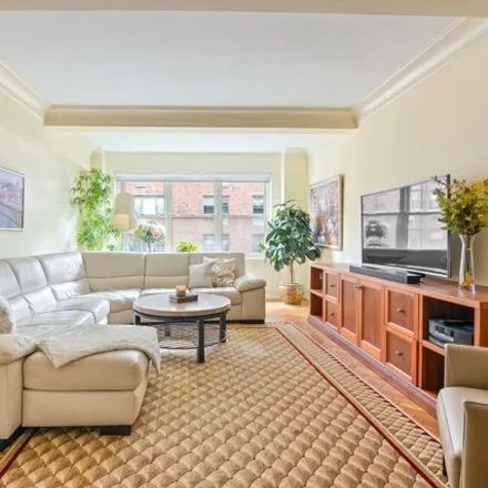 Image 3 - 177 East 77th Street, New York, NY 10075, USA - Condo for sale