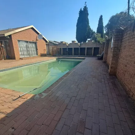 Rent this 2 bed townhouse on unnamed road in Ekurhuleni Ward 94, Gauteng