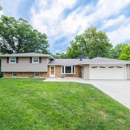 Image 1 - 112 Carriage Ct, East Peoria, Illinois, 61611 - House for sale