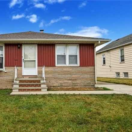 Buy this 3 bed house on 12512 Park Knoll Dr in Garfield Heights, Ohio