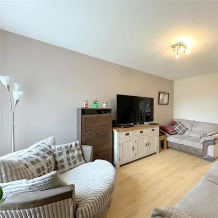 Image 2 - Logfield Drive, Liverpool, L19 2RR, United Kingdom - Townhouse for sale