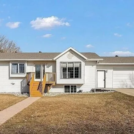 Buy this 5 bed house on 623 Loyal Avenue in Hillsboro, ND 58045