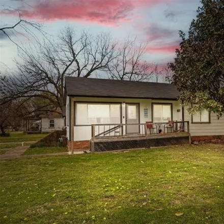Buy this 3 bed house on 474 South Garfield Avenue in Wagoner, OK 74467