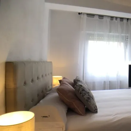 Rent this 5 bed room on Calle de la Hacienda de Pavones in 256, 28030 Madrid