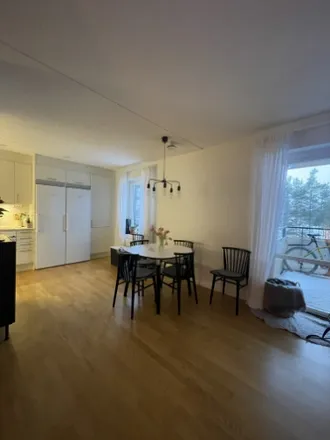 Rent this 2 bed condo on Pettersbergsvägen in 196 36 Kungsängen, Sweden