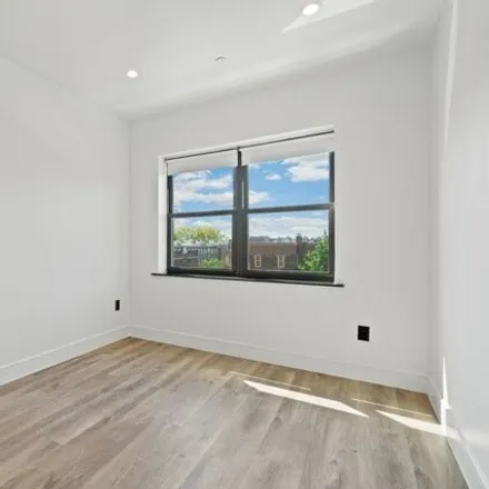 Image 2 - 35-50 85th Street, New York, NY 11372, USA - House for rent