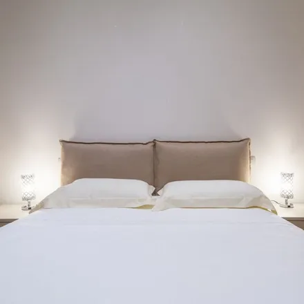 Rent this 2 bed apartment on Via della Vigna Vecchia 14 in 50122 Florence FI, Italy