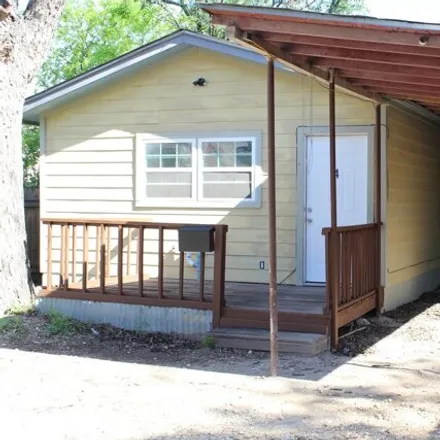 Rent this 2 bed house on 1875 West Laurel Street in San Antonio, TX 78201