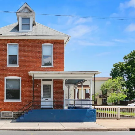 Buy this 4 bed house on 100 West Water Street in Gettysburg, PA 17325