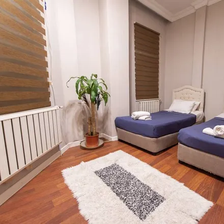 Rent this 2 bed apartment on 34437 Beyoğlu