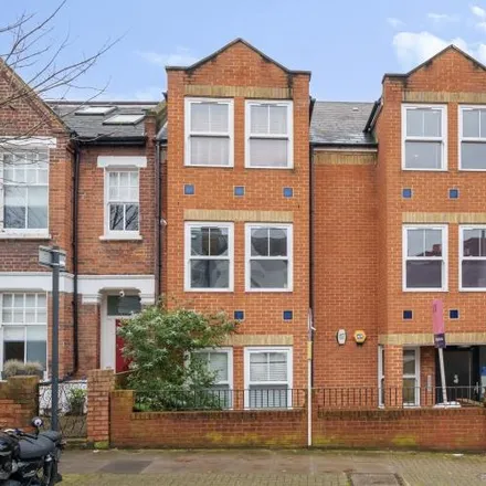 Image 7 - 63 Bassingham Road, London, SW18 3AF, United Kingdom - Apartment for rent