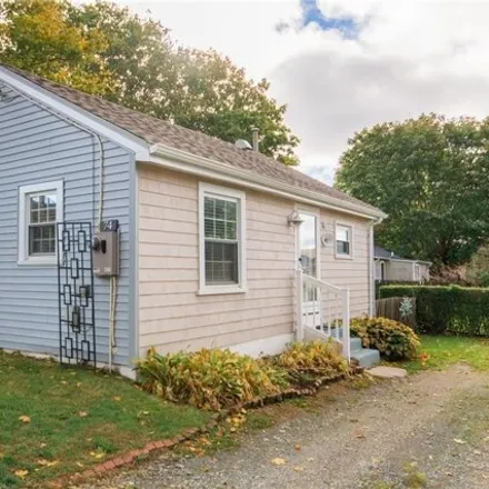 Rent this 2 bed house on 84 Orchard Avenue in Middletown, RI 02842