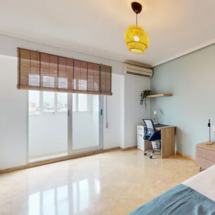 Rent this 6 bed room on Carrer de Rafael Contreras Juesas (cartellista) in 46006 Valencia, Spain