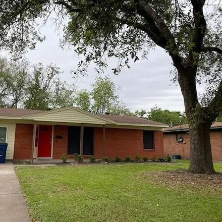 Buy this 3 bed house on 1824 15th Avenue North in Texas City, TX 77590
