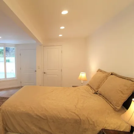 Rent this 3 bed house on Beverly Hills