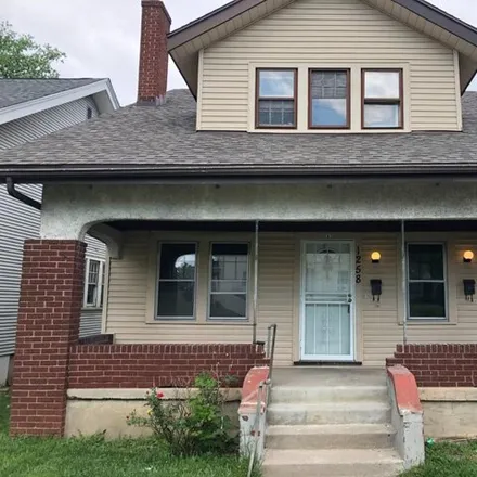 Buy this studio house on 578 Yale Avenue in Dayton, OH 45402
