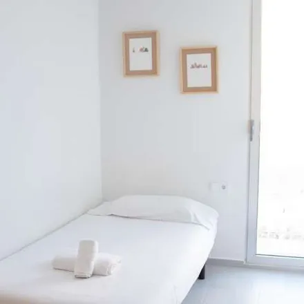 Rent this 2 bed apartment on Carrer de l'Abadia del Rosari in 7, 46011 Valencia