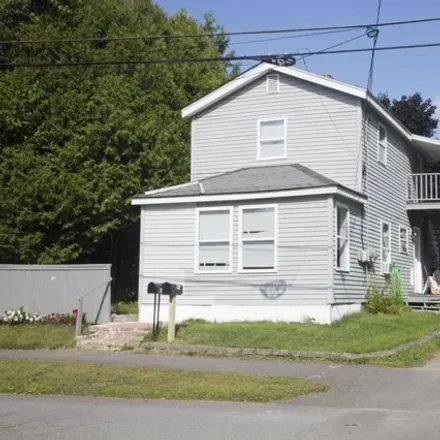 Buy this studio house on 294 Parkview Avenue in Bangor, ME 04401