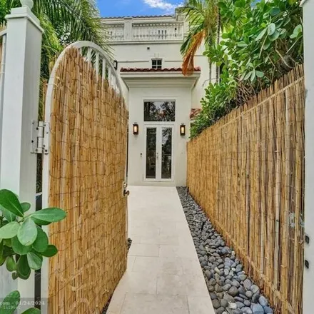 Image 4 - 2714 Northeast 14th Street, Bay Harbor, Fort Lauderdale, FL 33304, USA - Townhouse for sale