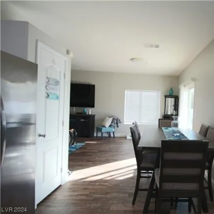 Image 7 - 1223 Star Meadow Drive, North Las Vegas, NV 89030, USA - House for sale