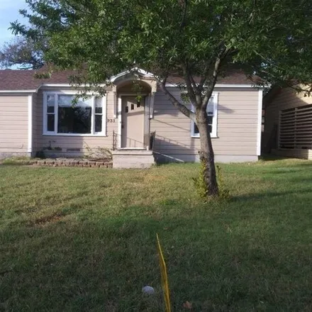 Rent this 3 bed house on 1078 South Chandler Avenue in Denison, TX 75020