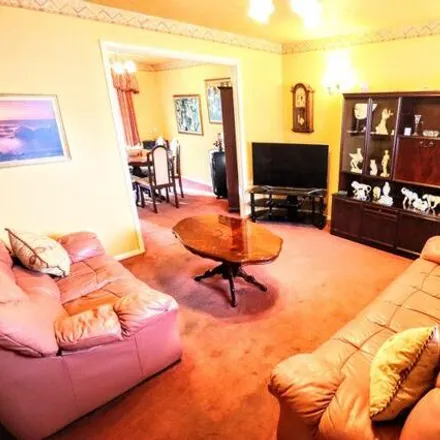 Image 5 - Wetherby Gardens, Bletchley, MK3 5NP, United Kingdom - House for sale
