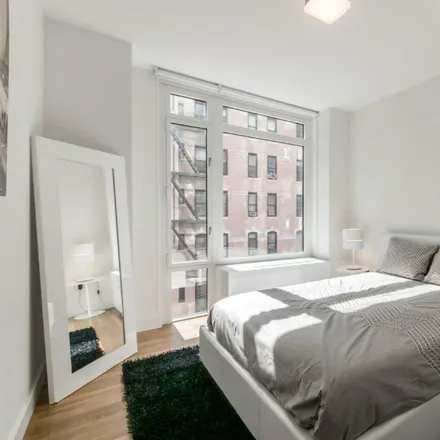 Image 6 - 501 E 74 St, New York, NY, USA - Apartment for rent