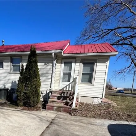 Buy this 2 bed house on East Ridgeway Avenue in Waterloo, IA 50702