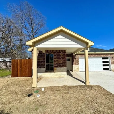 Buy this 3 bed house on 207 Laroe Street in Terrell, TX 75160