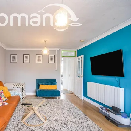 Rent this 2 bed apartment on Bean Oak Road in Wokingham, RG40 1RN