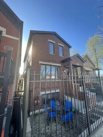 Image 3 - 3302 South Seeley Avenue, Chicago, IL 60608, USA - House for sale
