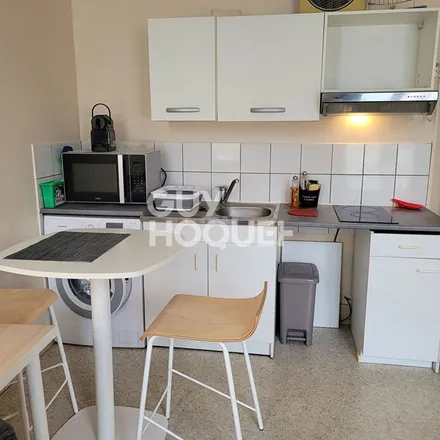 Image 1 - 100 Rue Nationale, 37000 Tours, France - Apartment for rent