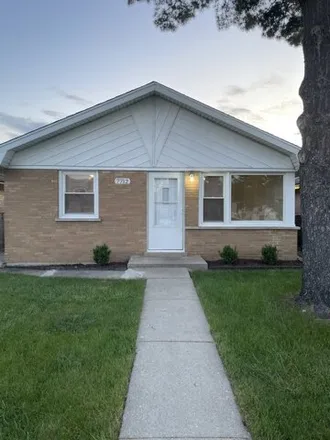 Buy this 3 bed house on 7712 South Lorel Avenue in Burbank, IL 60459