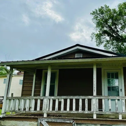 Buy this 2 bed house on 572 Park Street in Rebel Acres, Pulaski