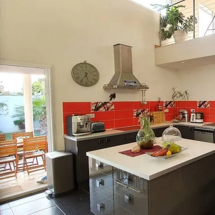 Rent this 4 bed house on Centre d'incendie et de secours de Mèze in Boulevard Paul Valéry, 34140 Mèze