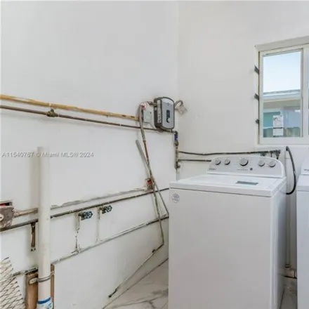 Image 6 - 181 Northeast 168th Street, North Miami Beach, FL 33162, USA - House for rent