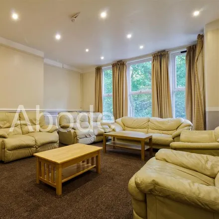 Rent this 14 bed house on Headingley Court in Leeds, LS6 2QU