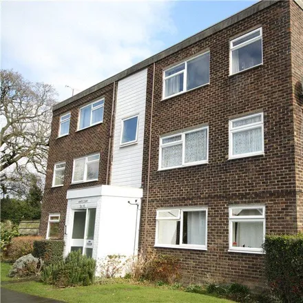 Image 1 - White Court, 7-12 Thornton Close, Guildford, GU2 9XF, United Kingdom - Apartment for rent