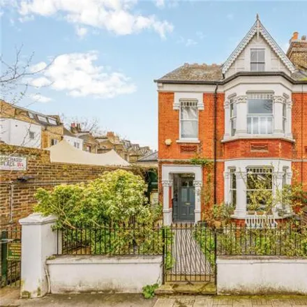Rent this 5 bed duplex on Thornton Avenue in London, W4 1QN