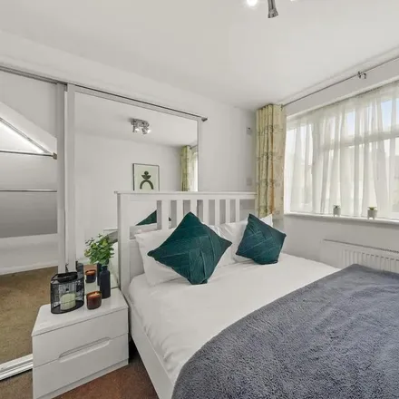 Rent this 1 bed room on Lowfield Road in London, W3 0JG