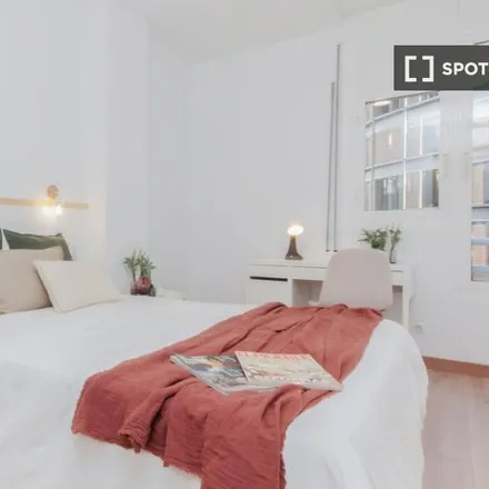 Rent this 7 bed room on Arrels in Avinguda de la Riera de Cassoles, 59